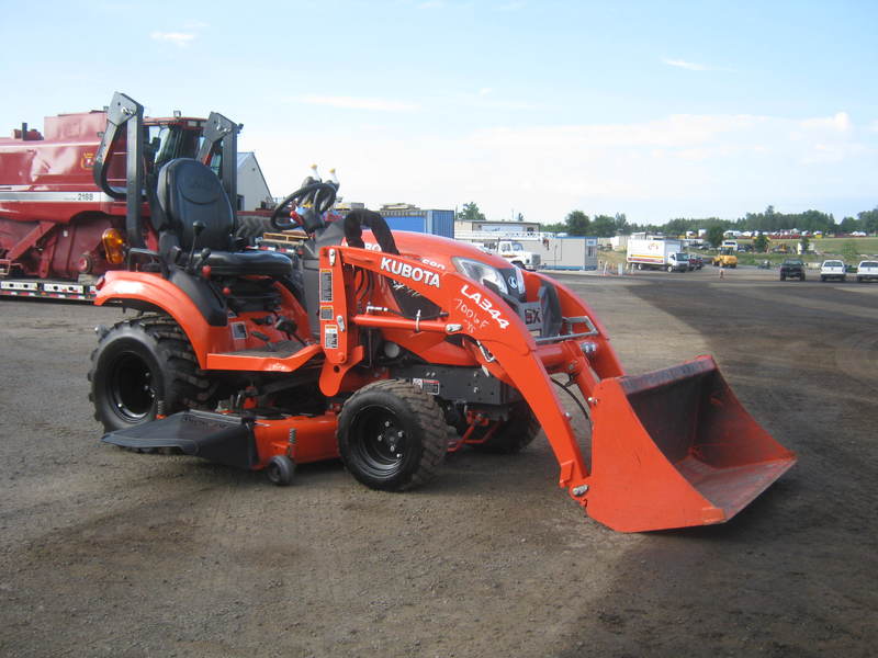 Kubota BX2680 Tractor 
